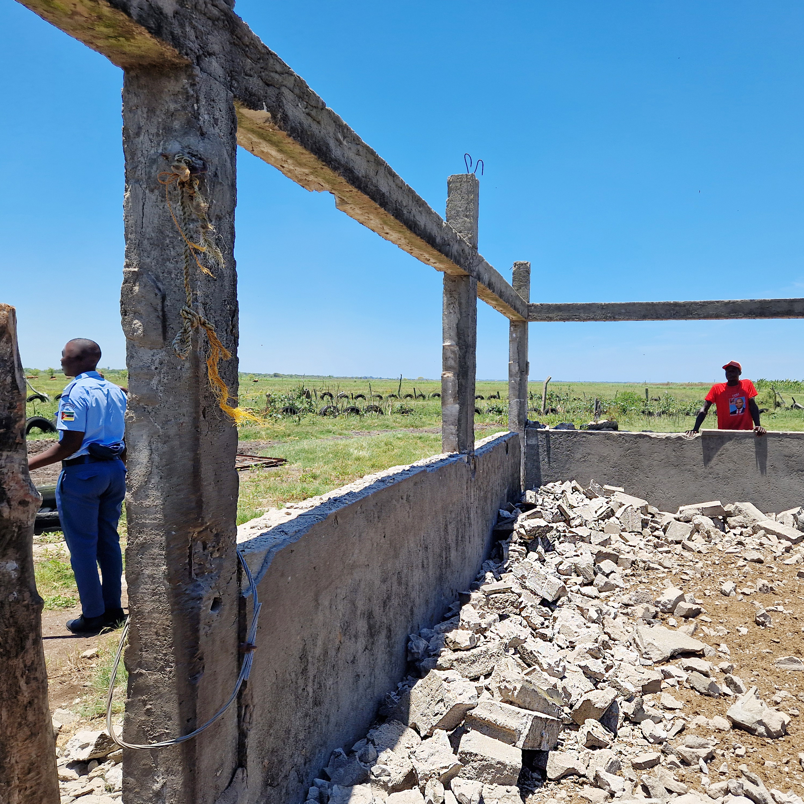 Despite witnessing the demolitions carried out by Carla Bras, the Macaneta Police Station refused to file a report against her.